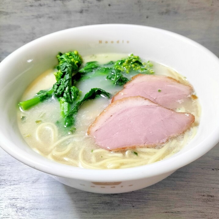 菜の花と鴨ハムのっけ❢豚骨ラーメン